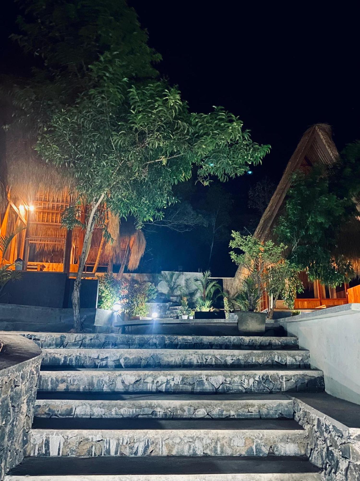 Sky Mountain Views Hotel Kuta  Exterior foto